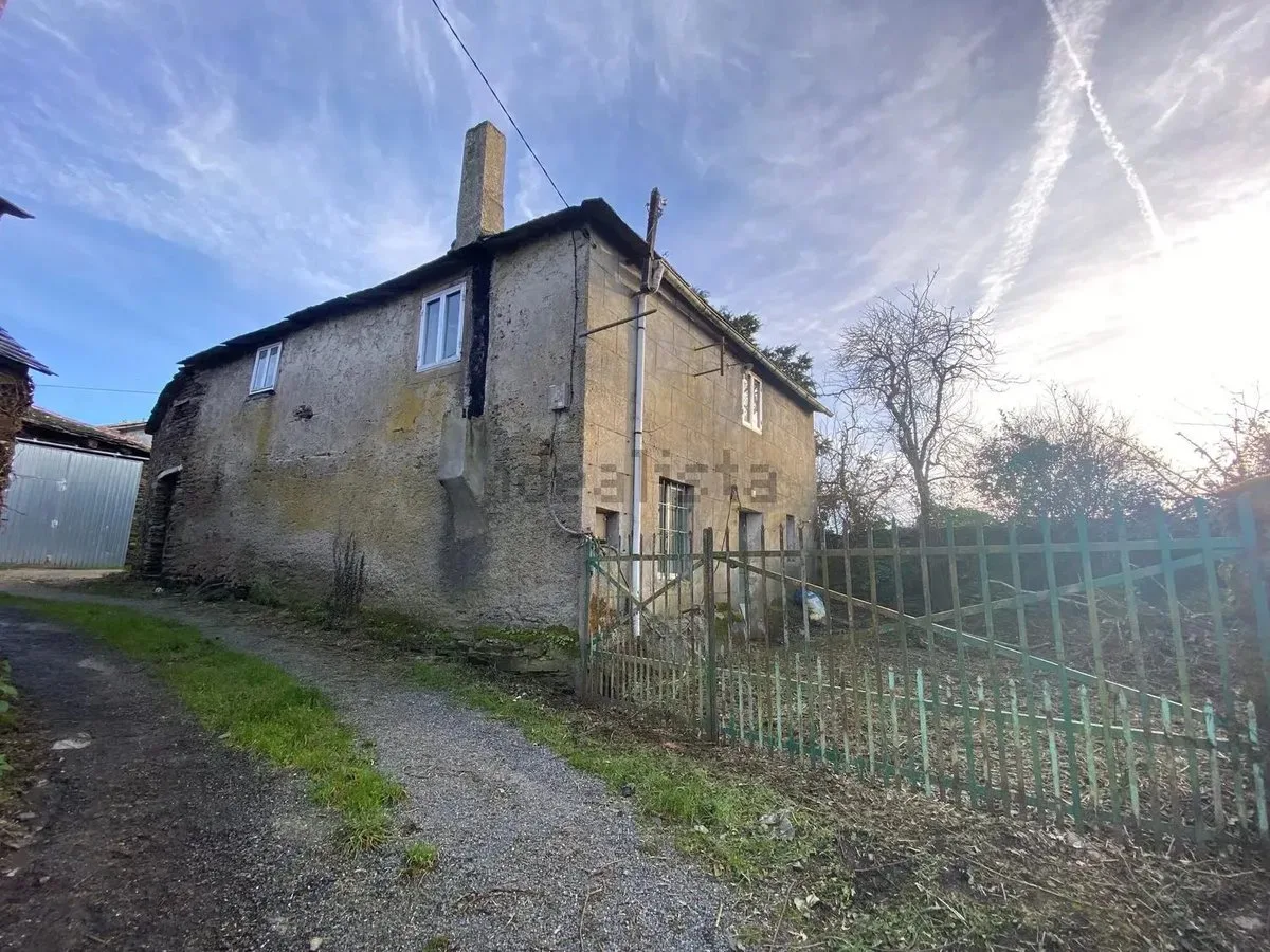 Maison de campagne à O Corgo à rénover
